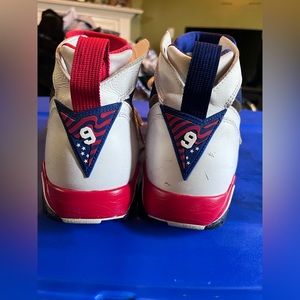 MENS JORDAN’S.  SIZE 11.  No box